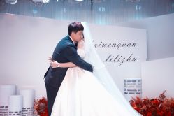 点击看大图 -拉瑞娜LaReine婚纱礼服高级定制