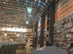 -钟书阁(松江泰晤士小镇店)