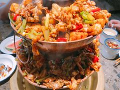 -沪小二炭火蛙锅(淮海中路美食不夜城店)