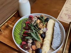 -Mark&Mars Restaurant