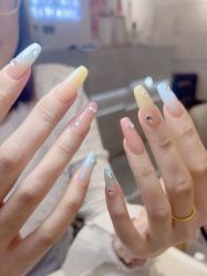 -U+nail优加专业美甲美睫