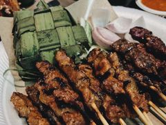 -东海岸人工湖美食村