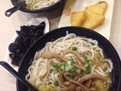 -鑫花溪牛肉米粉(文星广场店)