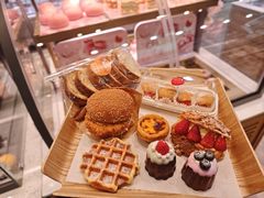 -巴黎贝甜(大宁国际商业广场店)