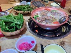 -阿婆情腊排骨火锅(金虹路店)