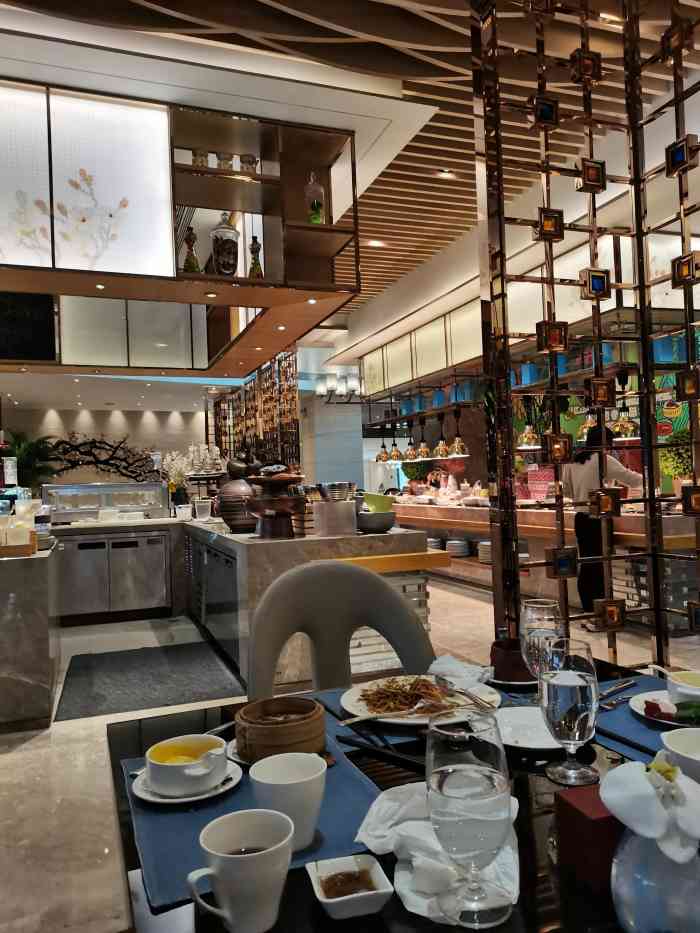 康帝国际酒店-艾斯本自助西餐厅-"环境感觉像是来了没多久,不够高档
