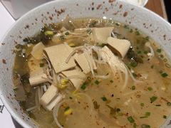 -渔语鱼酸菜鱼新川菜(来福士店)
