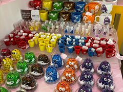 -m豆巧克力世界(上海世茂广场店)