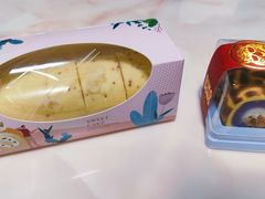 -顶东面包花园·生日蛋糕(世博店)