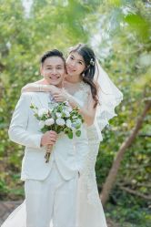 -现代经典婚纱摄影