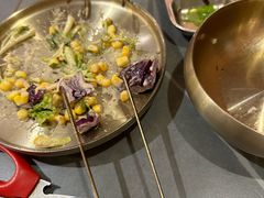 -围炉肉舍•炭烤活鳗•丹东海鲜烤肉(步行街店)