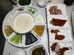 八音盒小料-羲和雅苑•北京烤鸭(国贸商城店)
