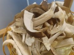 -菌海森林·非遗野生菌火锅(西山区滇池路摩根道店)
