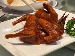 玻璃脆皮乳鸽-利苑酒家(宜安广场店)