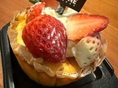 草莓巴斯克-PAPER STONE BAKERY(万菱汇店)