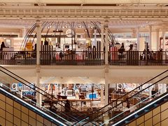 -乐蓬马歇百货公司(Rive Gauche)