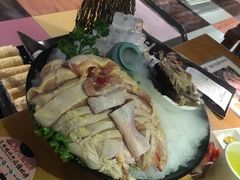 -洪氏嗨捞·广东猪肚鸡·椰子鸡火锅(西咸万象城店)