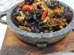 -黑龙江美食城(三角公园店)