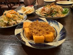 -Cuc Gach Quan Restaurant
