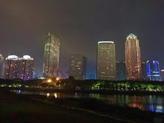 -万绿园
