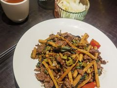 桂林·酸笋紫苏炒环江香牛-桂小厨广西菜(万象城店)