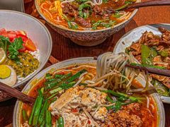 -粉八·云南米线·建水烧烤(常熟路店)