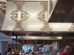 -圣丰索菲特·2 On 988 Café 自助餐厅