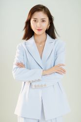 -onlygirl摄影美学馆高端定制(江滩店)