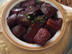 佛跳脚红烧肉-皇朝海鲜酒店