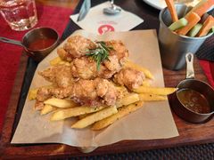 招牌炸嫩汁鸡块配薯条-百特喜·意大利餐厅(八佰伴镇江店)