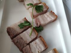 烧猪肉-粤财皇冠假日酒店·彩华轩中餐厅