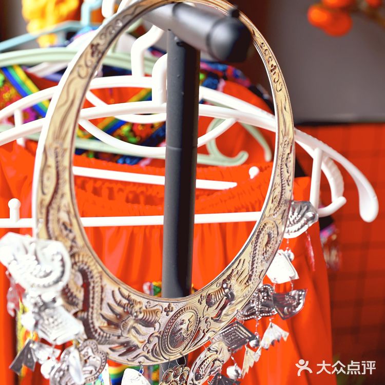 他们家大部分都是贵州空运过来的食材！汤底更不得了