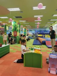 -莫莉幻想儿童乐园(三河燕郊永旺店)