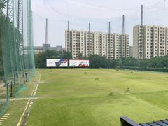 -仙霞高尔夫练习场-停车场