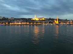 -多瑙河畔鞋履雕塑