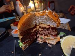 -HIGH FIVE哈福手工汉堡(桂林路店)