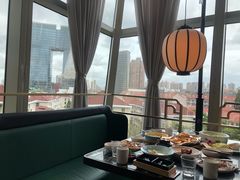 靠窗位-新白鹿餐厅(虹桥南丰城店)