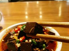 -炉小二铜锅牛蛙•川湘菜(三里屯店)
