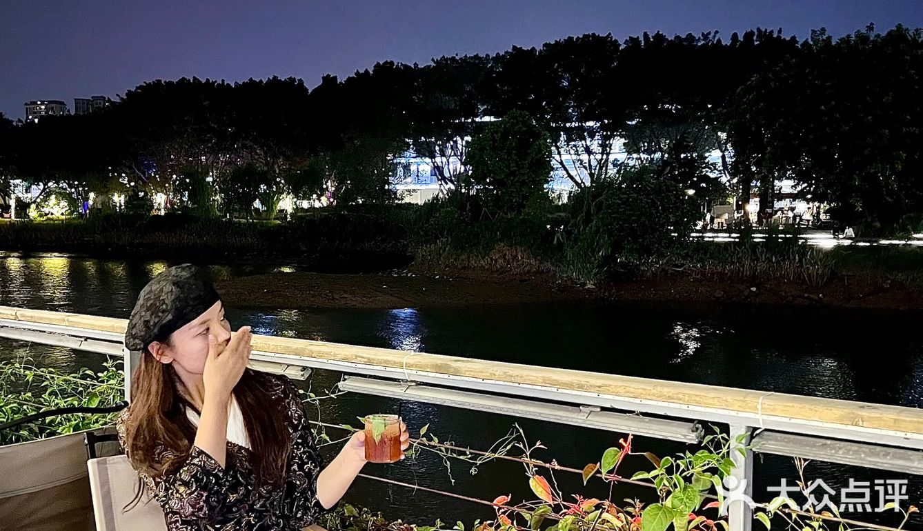 东莞这家藏在江边的咖啡酒馆，一整个爱住~