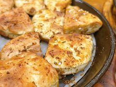 料理烤特色火烧-老东镇啤酒屋海鲜加工·蒸汽海鲜·海鲜烧烤(台东店)