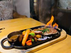 铁板火焰牛扒-候鸟等风来·精致西厨(万科第五城店)