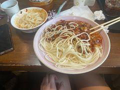-歹歹的加个面过油肉拌面