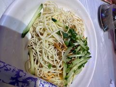 -肥肥虾庄·金牌油焖大虾(首义路店)