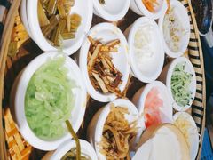 -包整·丝娃娃(一览甲秀楼风景店)