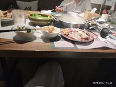 -尚尚仙·酸汤猪手·猪肚鸡火锅(华联万柳购物中心店)