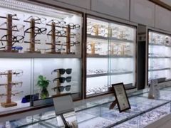 -翰佐蔡司小乐圆·依视路星趣控·暴龙眼镜折扣店
