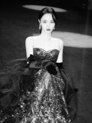 点击看大图 -Renee芮亦婚纱