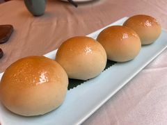 蜜汁叉烧餐包-太子园林酒家