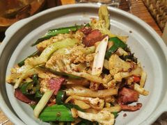 脆皮肉辣炒椰菜花-中8楼风尚云南菜(颐堤港店)