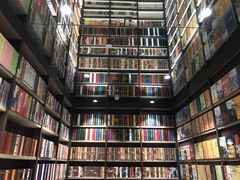 -钟书阁(群光广场店)